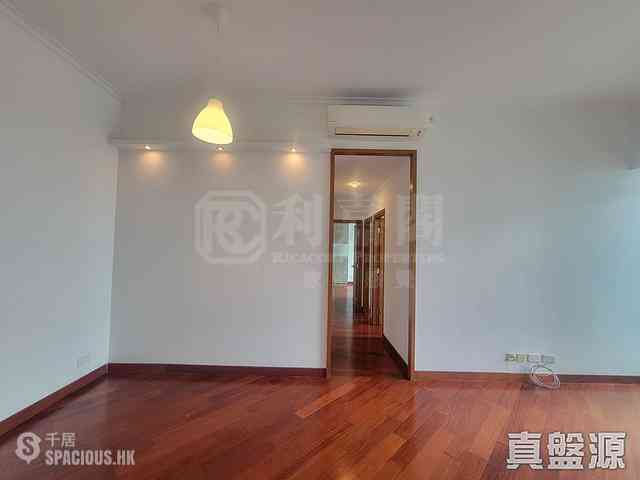 West Kowloon - The Arch Moon Tower (Block 2A) 02