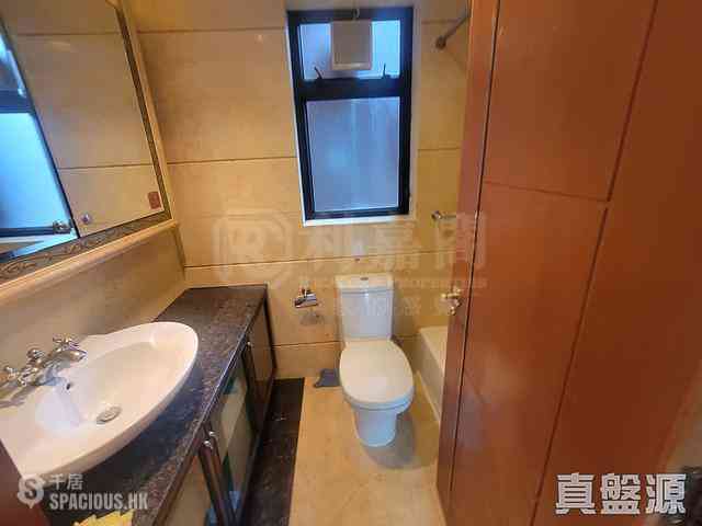West Kowloon - The Arch Moon Tower (Block 2A) 13