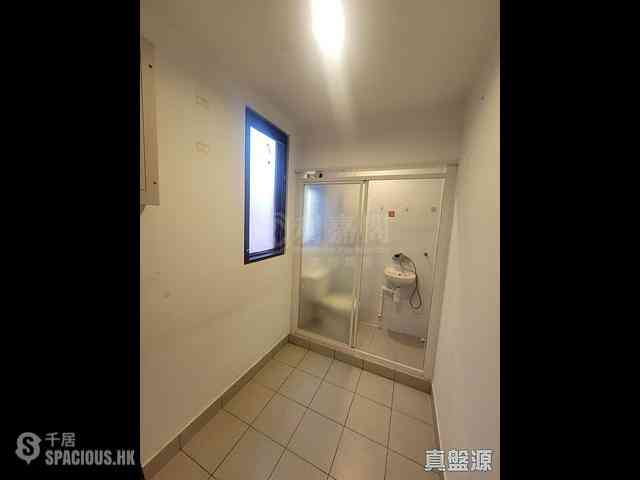 West Kowloon - The Arch Moon Tower (Block 2A) 11