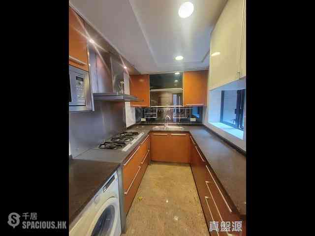 West Kowloon - The Arch Moon Tower (Block 2A) 10