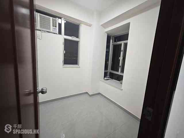 North Point - Kin Bong Building 06