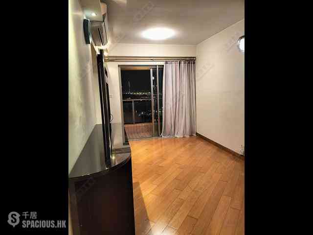 Tai Kok Tsui - Harbour Green Tower 6 02