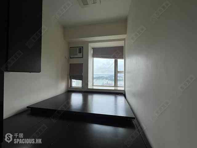 Tai Kok Tsui - Harbour Green Tower 6 03