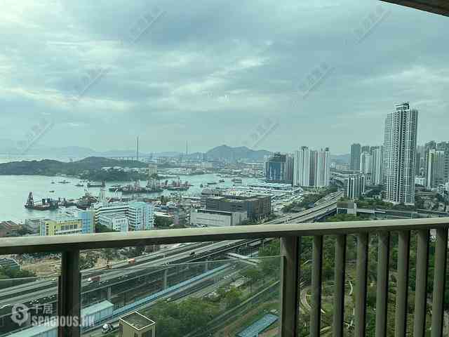 Tai Kok Tsui - Harbour Green Tower 6 04