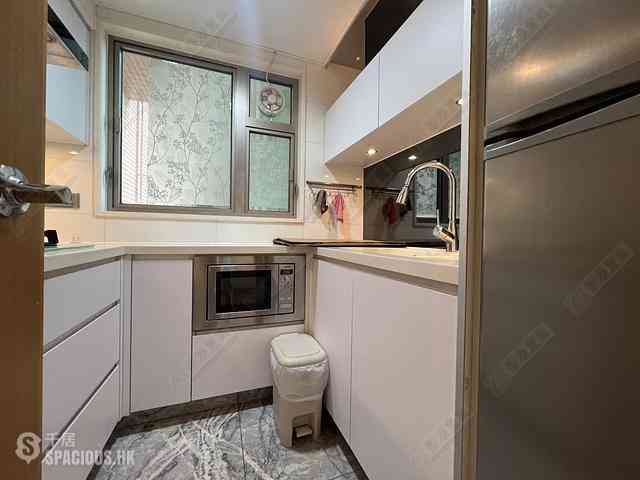 Tai Kok Tsui - Harbour Green Tower 6 07