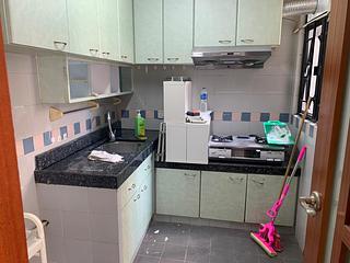 Wan Chai - Kwong Wah Building 08