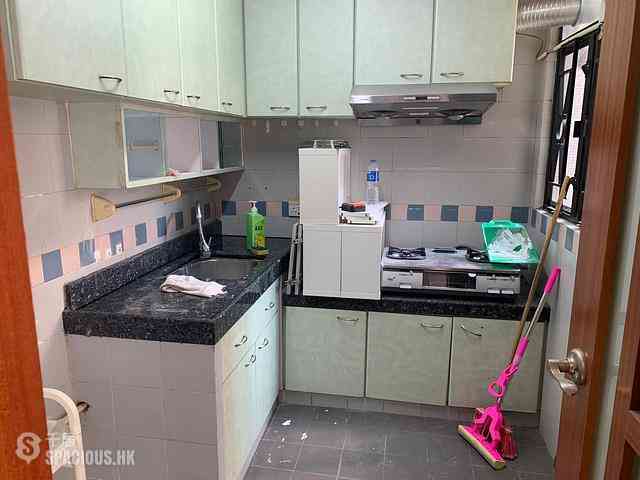 Wan Chai - Kwong Wah Building 08