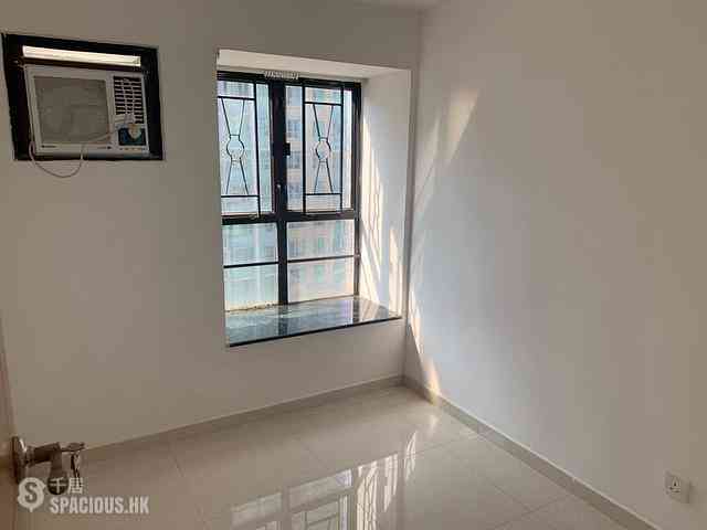 Wan Chai - Kwong Wah Building 05