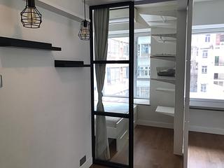Sai Ying Pun - Hoi Sing Building Block 1 03