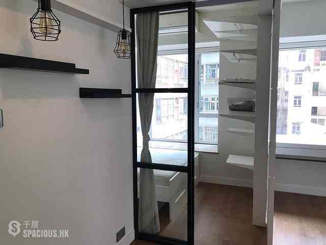 Sai Ying Pun - Hoi Sing Building Block 1 03