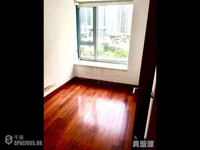 West Kowloon - The Harbourside Block 1 02