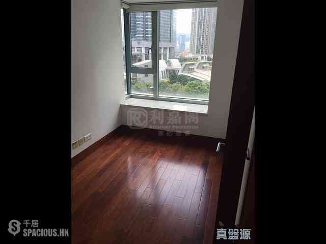 West Kowloon - The Harbourside Block 1 05