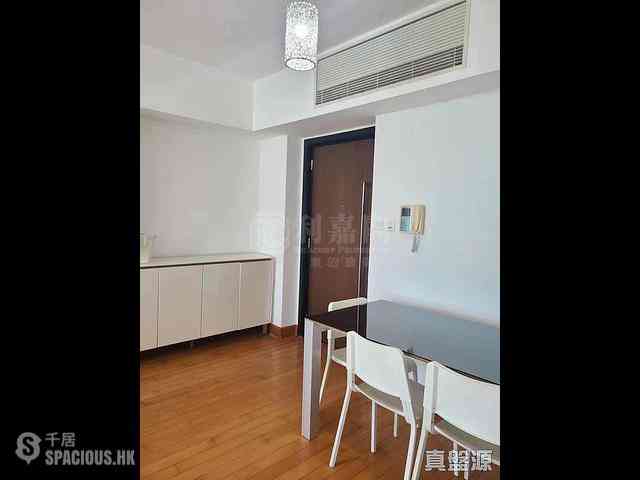 West Kowloon - The Harbourside Block 1 02