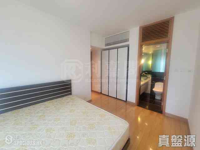 West Kowloon - The Harbourside Block 2 06