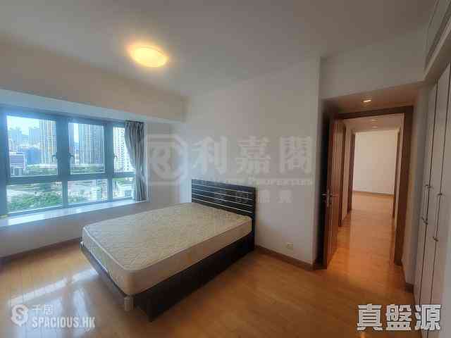 West Kowloon - The Harbourside Block 2 04