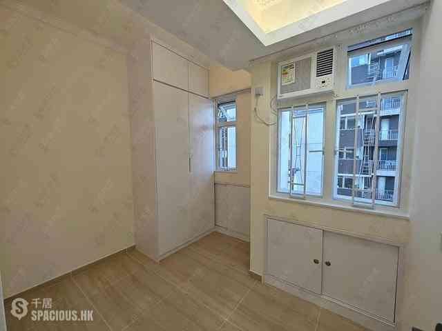 Sai Ying Pun - Hing Hon Building 06