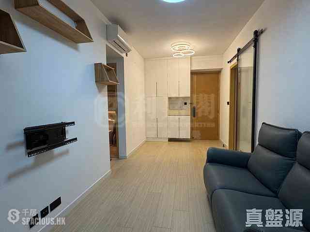 Tseung Kwan O - The Parkside Block 1A 01