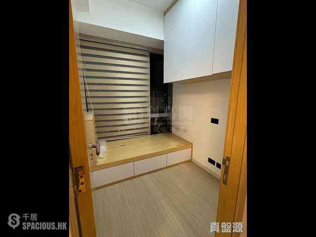 Tseung Kwan O - The Parkside Block 1A 06