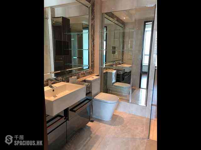 Wan Chai - The Avenue Phase 2 Block 1 04
