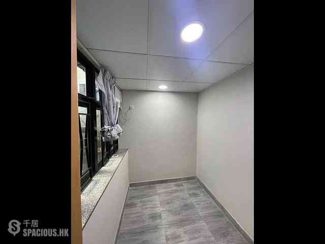 Sheung Wan - 16-18, Queen's Road West 07