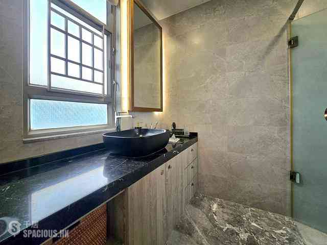 Tung Chung - Tung Chung Crescent 13