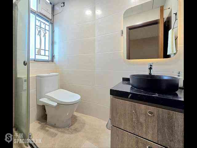 Tung Chung - Tung Chung Crescent 14