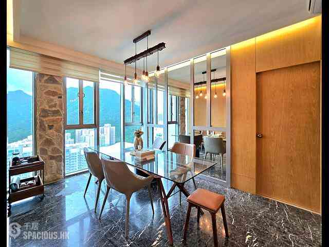 Tung Chung - Tung Chung Crescent 18
