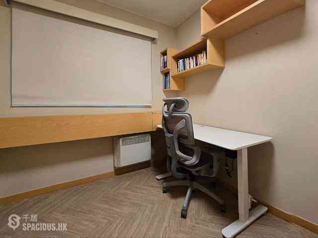 Tung Chung - Tung Chung Crescent 23