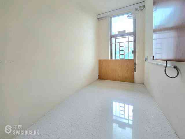 Tung Chung - Tung Chung Crescent 31