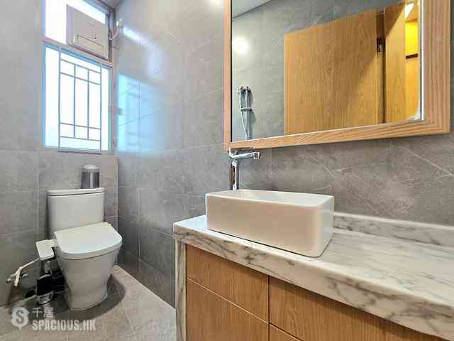 Tung Chung - Tung Chung Crescent 32