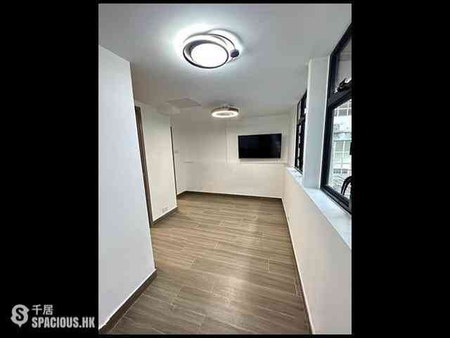 Poho - 240, Hollywood Road 04