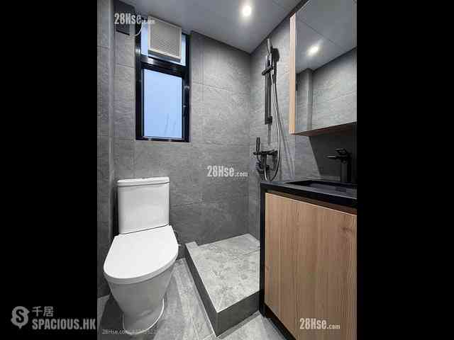 Central - 15, Peel Street 12