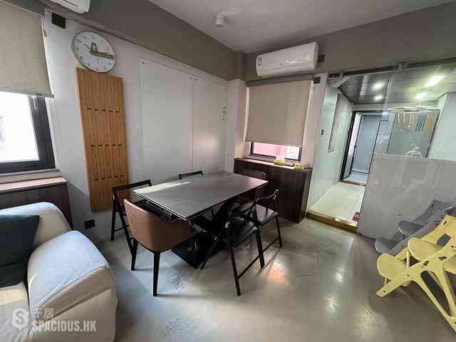 Wan Chai - Yau Tak Building 08