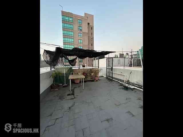 Jordan - Lucky Building 01