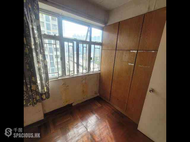 Mong Kok - Shun Lee Building 03