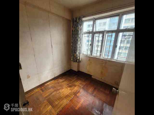 Mong Kok - Shun Lee Building 04