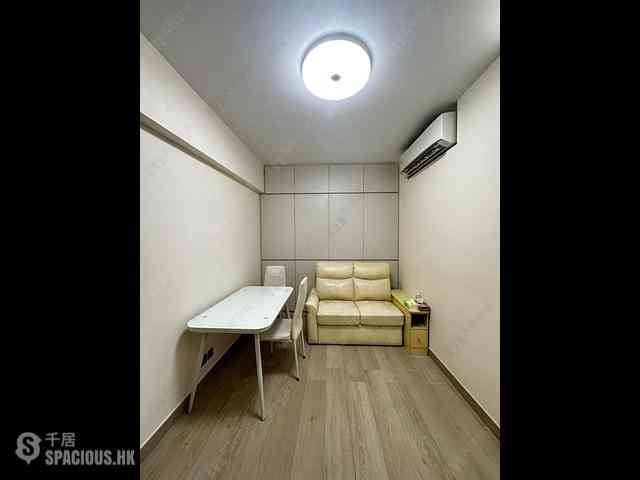 Wan Chai - Four Sea Mansion 02