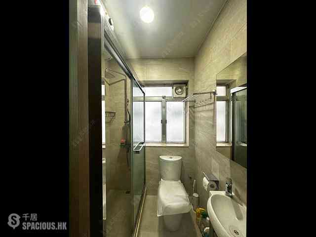 Wan Chai - Four Sea Mansion 06