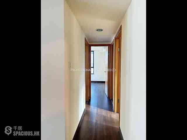 Happy Valley - 73, Sing Woo Road 13