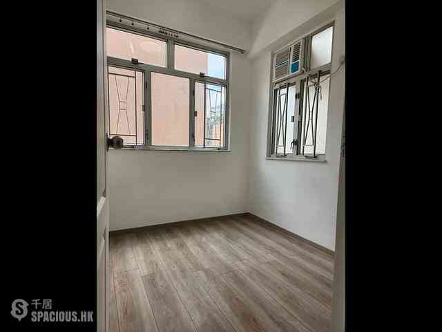 Wan Chai - Siu Fung Building 08