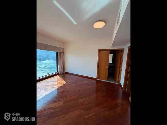 West Kowloon - The Arch Sky Tower (Block 1) 02