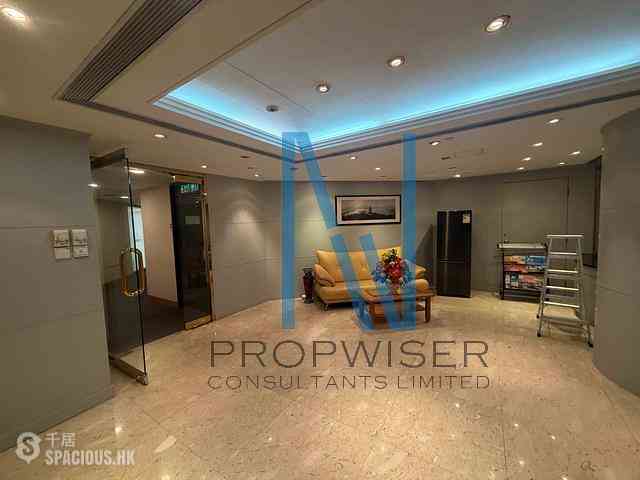 Wan Chai - Convention Plaza Office Tower 06