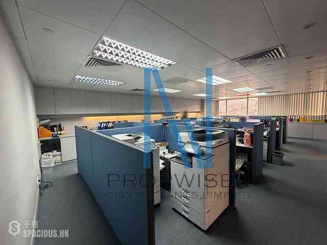 Wan Chai - Convention Plaza Office Tower 03