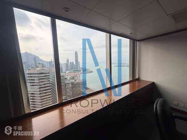 Wan Chai - Convention Plaza Office Tower 05