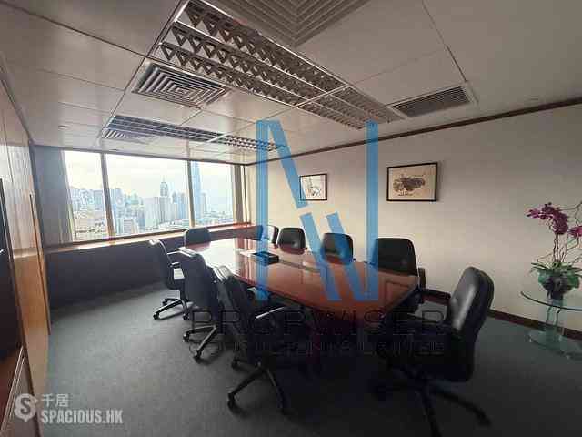 Wan Chai - Convention Plaza Office Tower 04