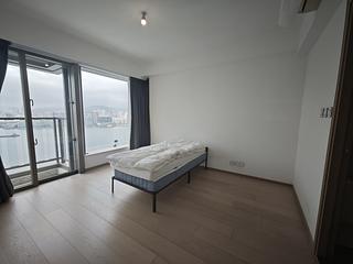 Fortress Hill - Harbour Glory Block 8 05