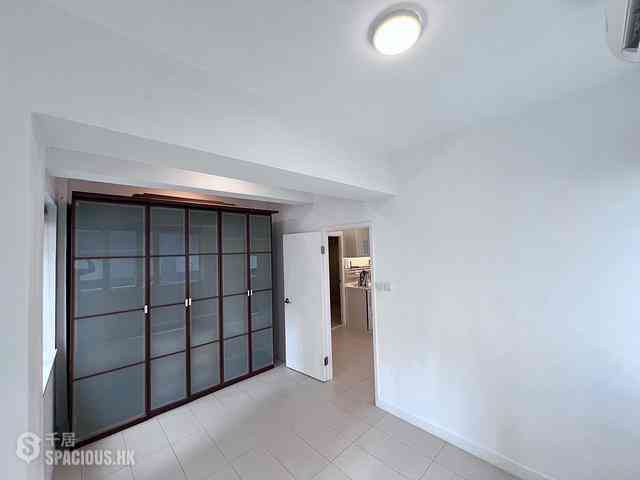 Sheung Wan - Hang Shing Lau 02