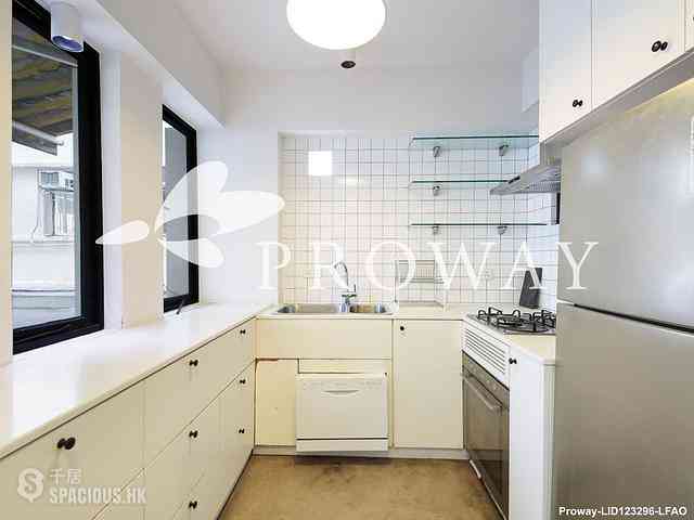 Central - 41-43, Gough Street 06
