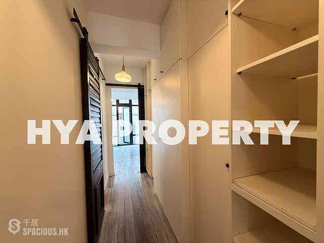Central - 44, Gough Street 08