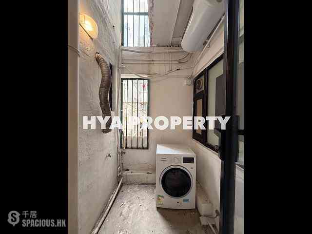 Central - 44, Gough Street 14